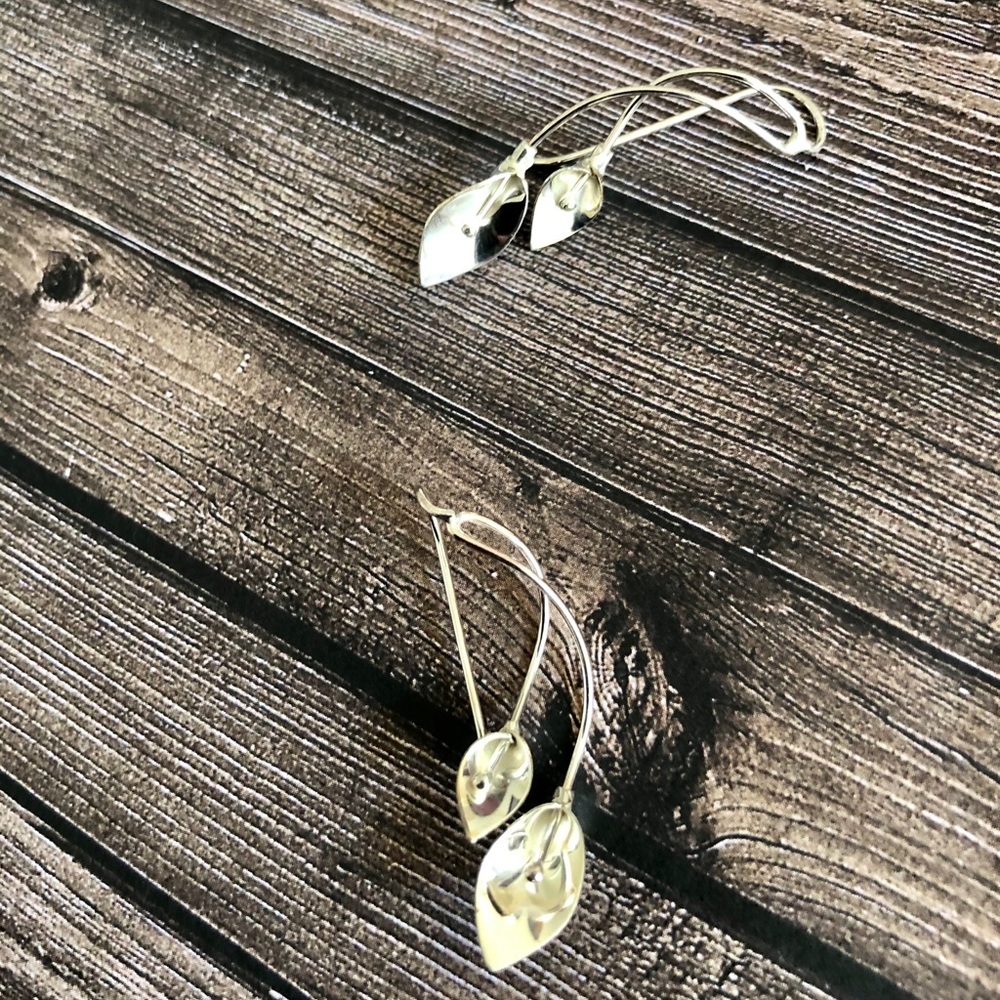 925 Sterling Silver Lily Earrings
